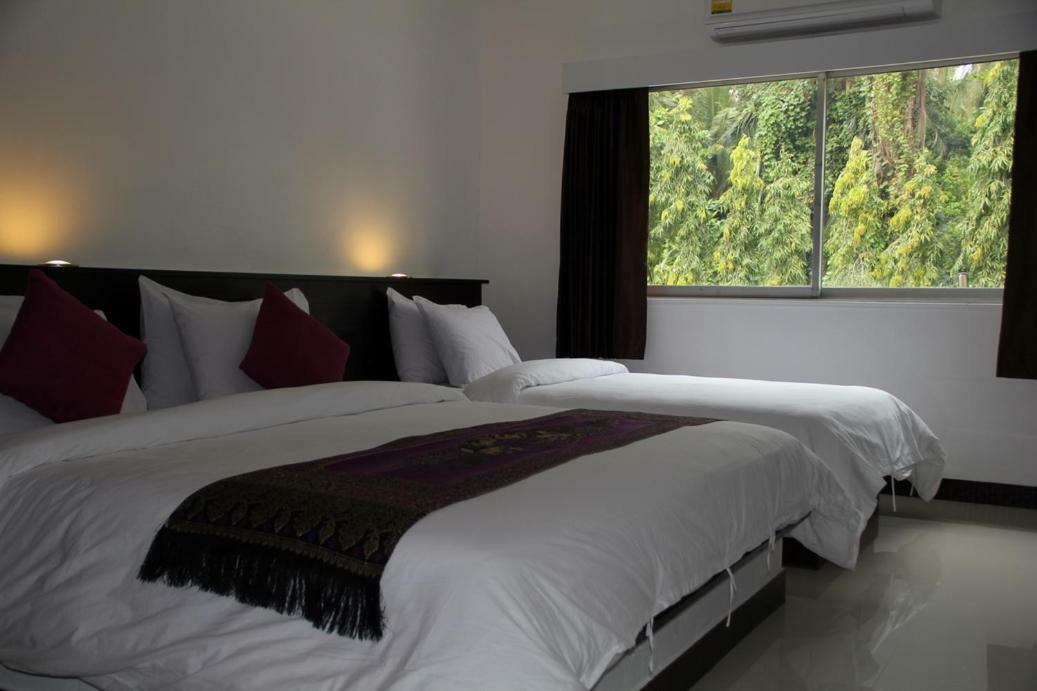 Sri Chumphon Hotel Exterior foto